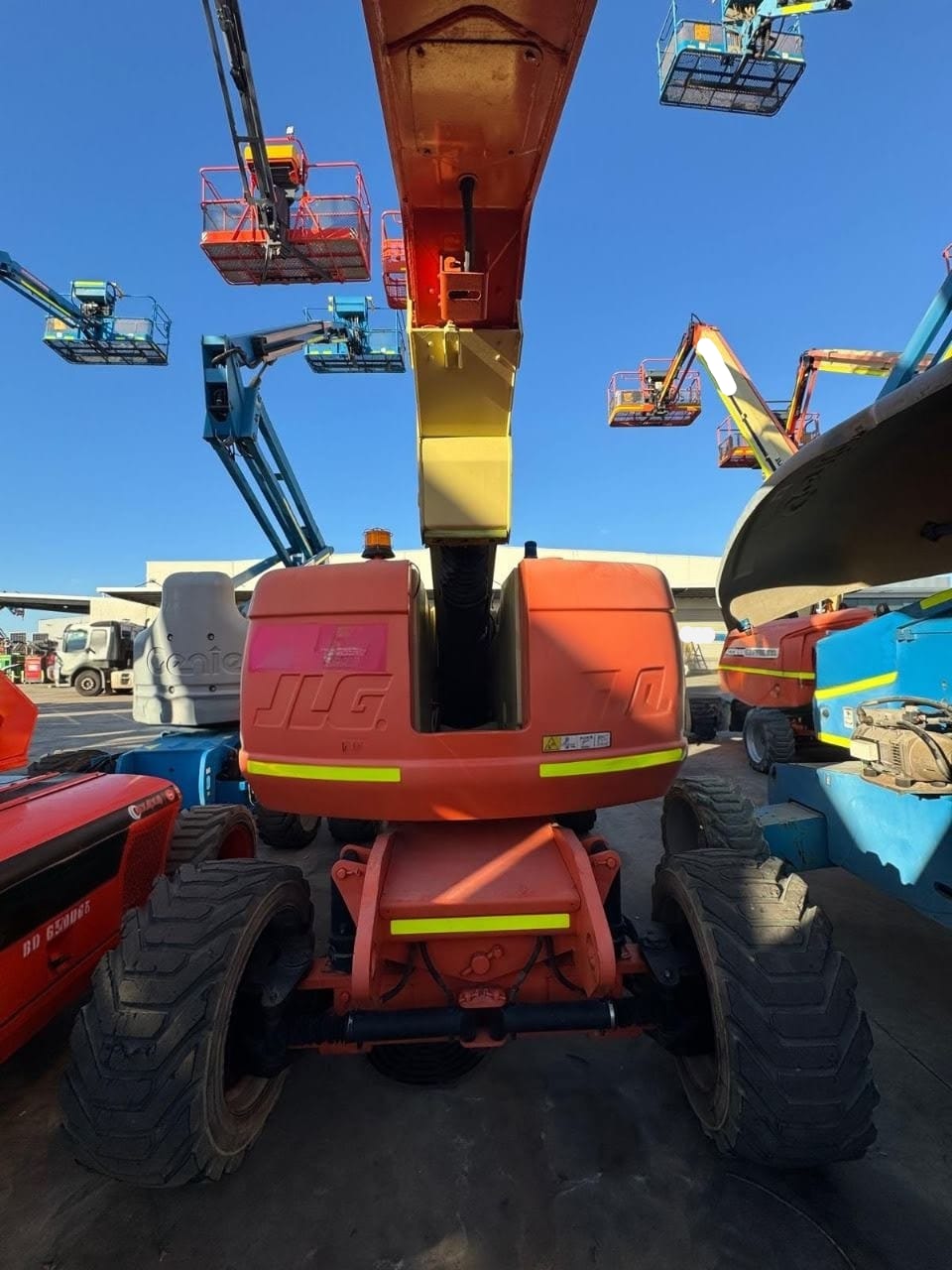 Sold - Scissor Lift - View 3